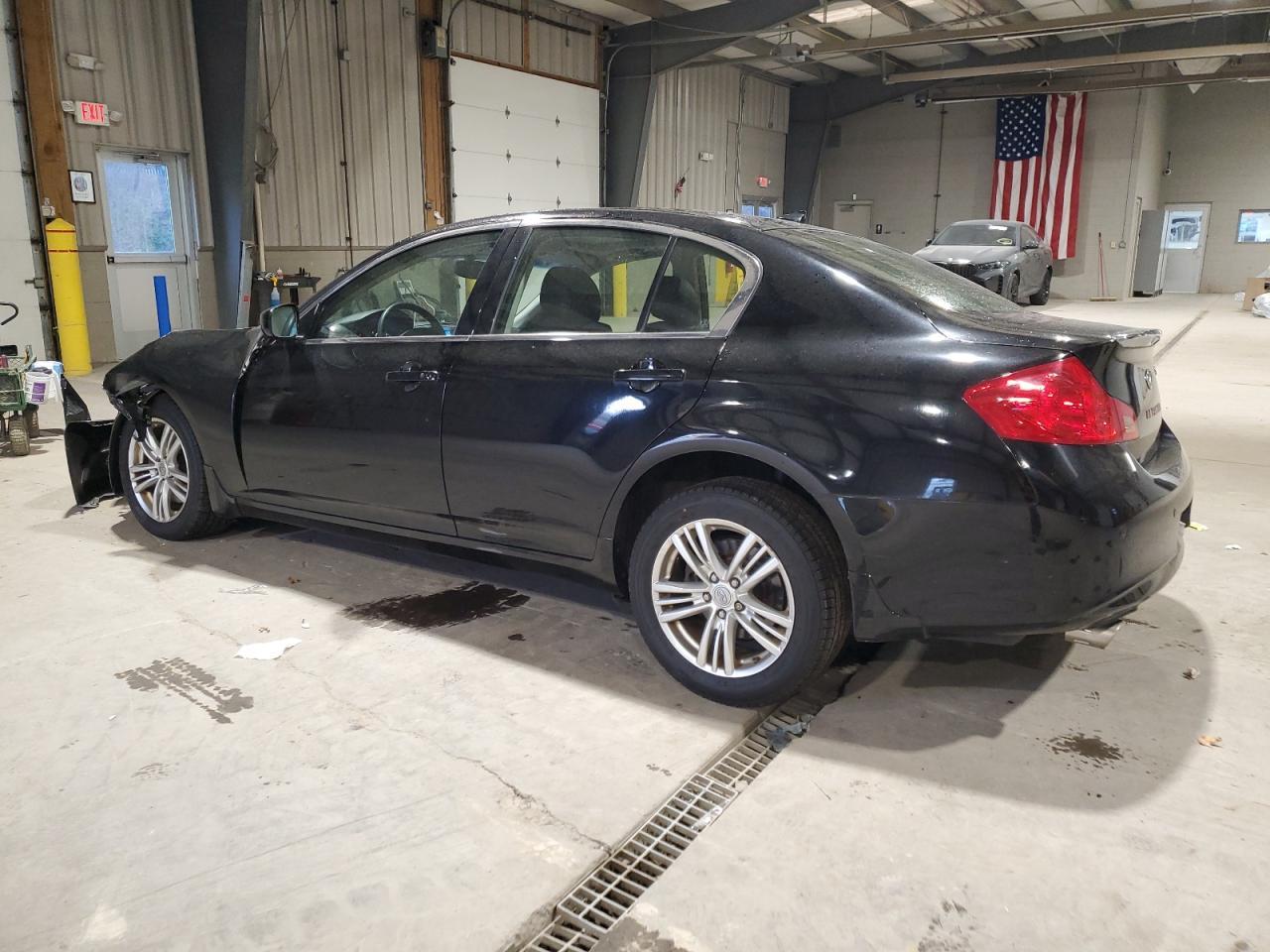 2013 INFINITI G37