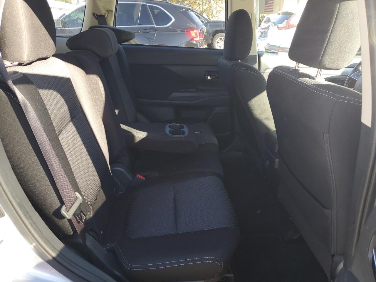 2016 MITSUBISHI outlander