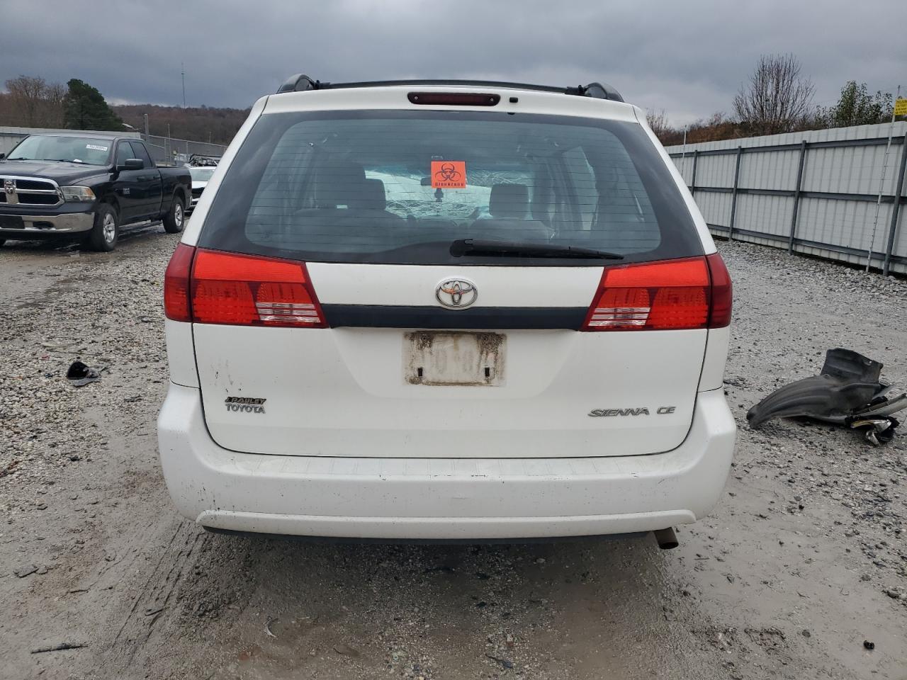 2004 TOYOTA SIENNA