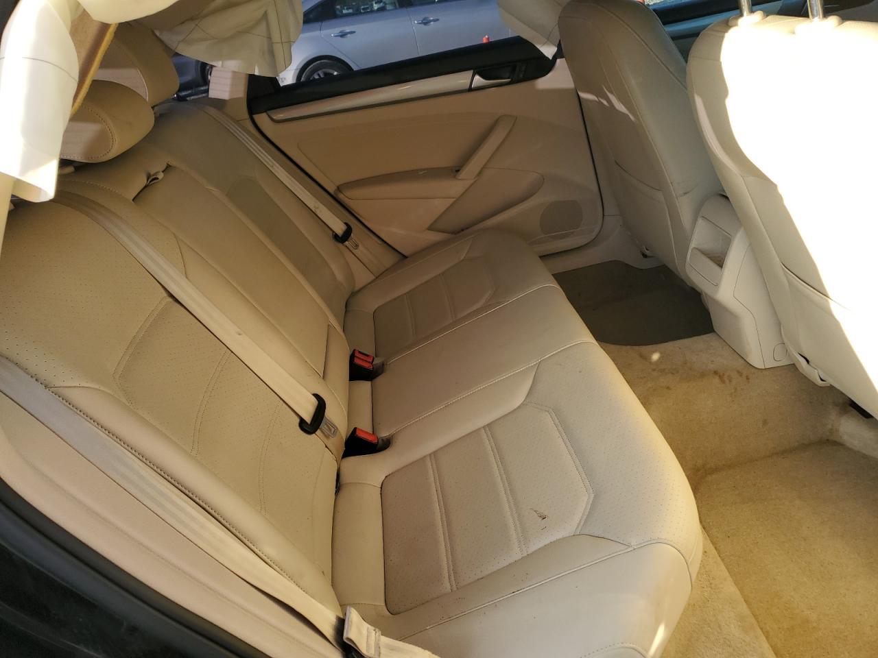 2015 VOLKSWAGEN Passat