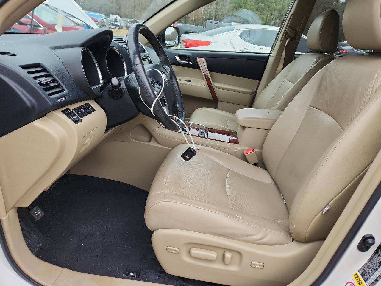 2013 TOYOTA HIGHLANDER