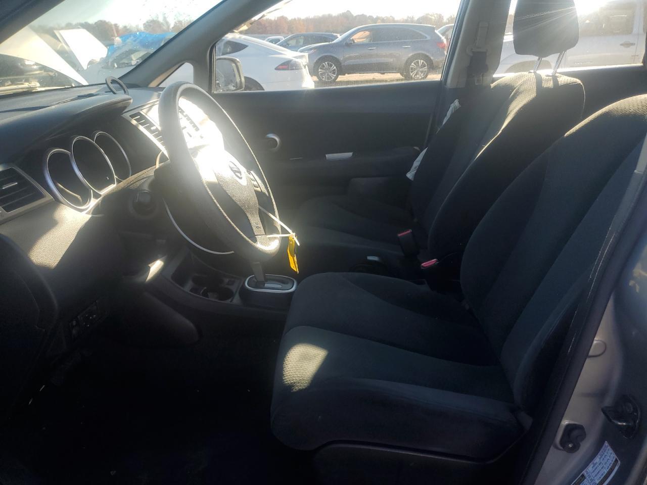 2010 NISSAN VERSA