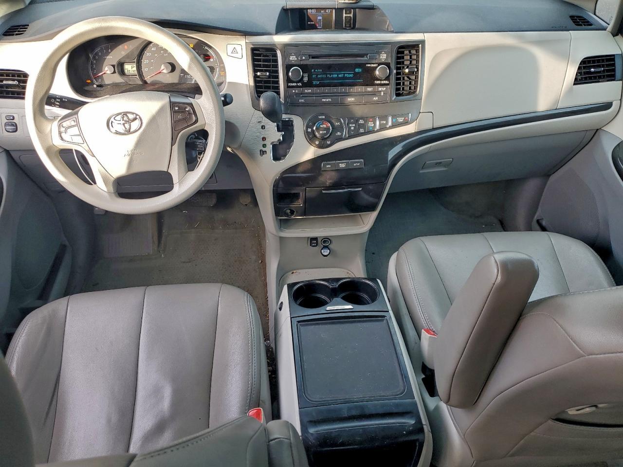 2013 TOYOTA SIENNA