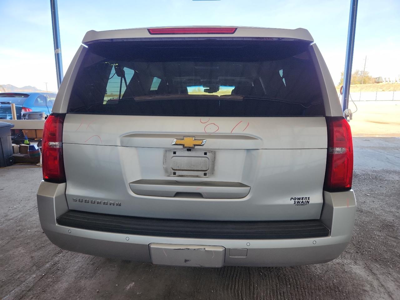 2016 CHEVROLET Suburban
