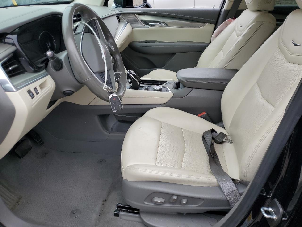 2022 CADILLAC XT5