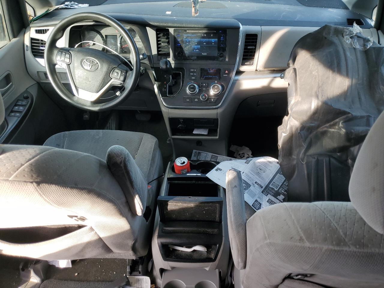 2017 TOYOTA SIENNA