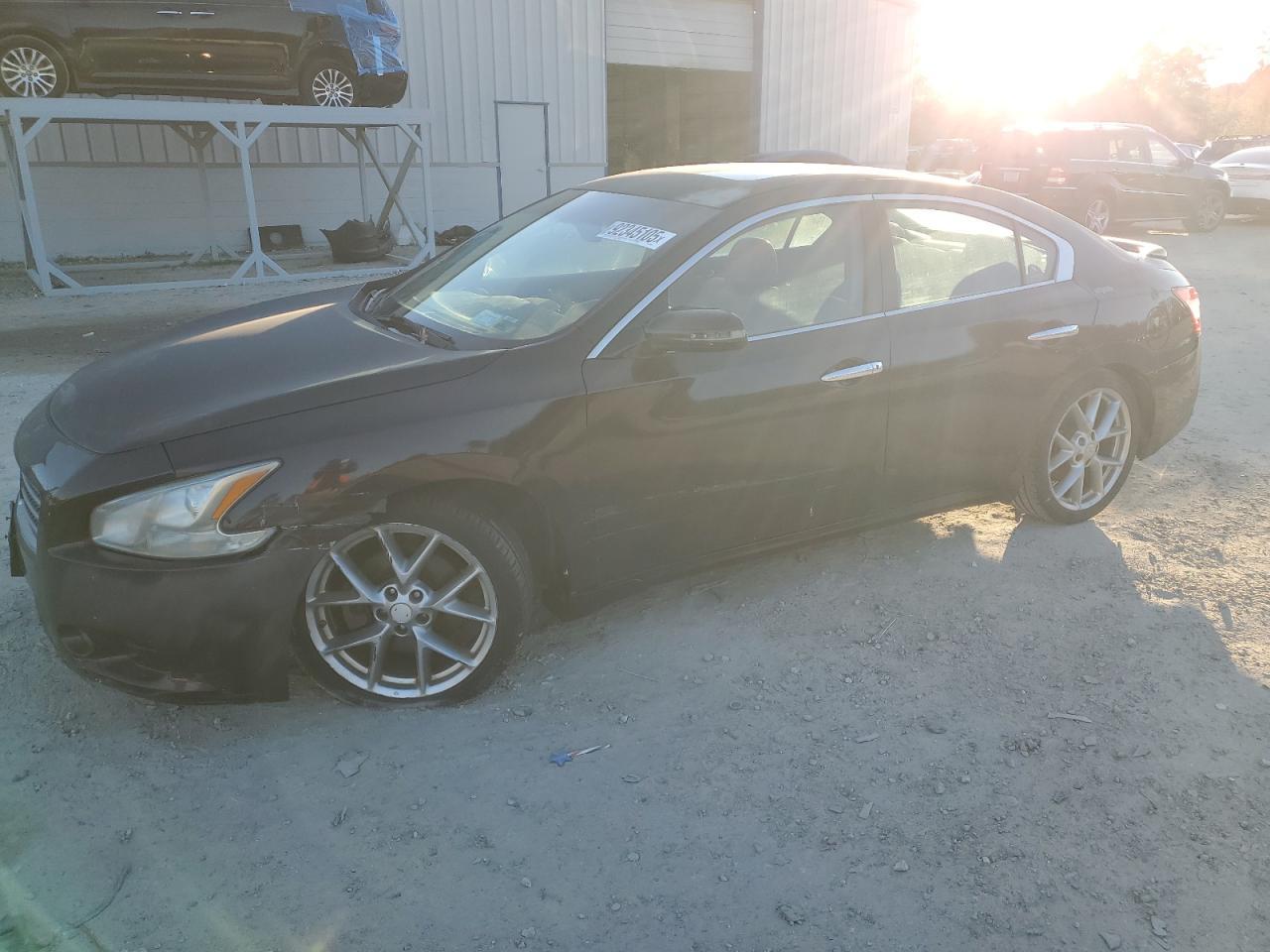 2010 NISSAN Maxima