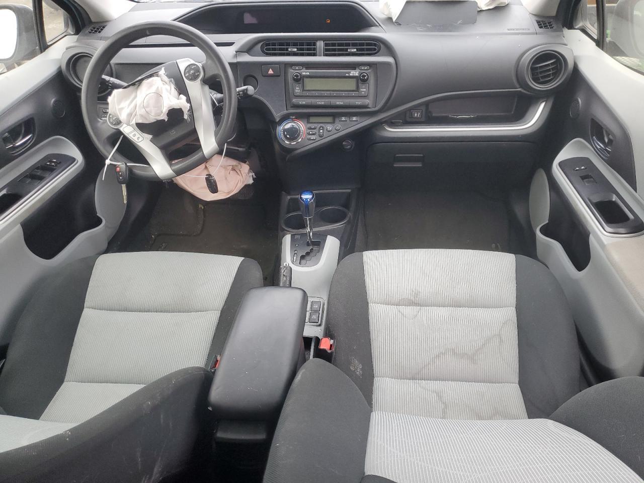 2014 TOYOTA Prius c