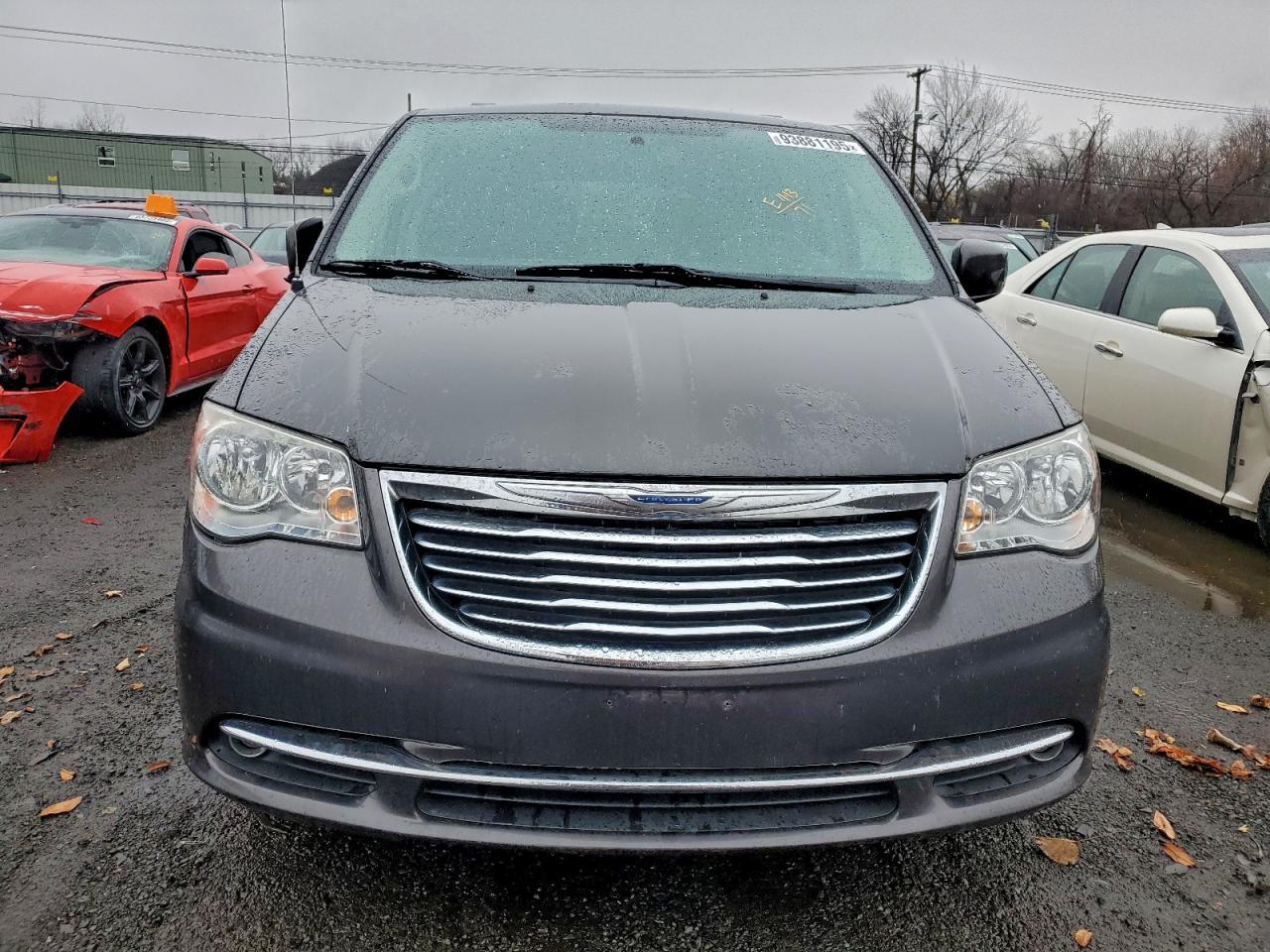 2016 CHRYSLER Town & Country