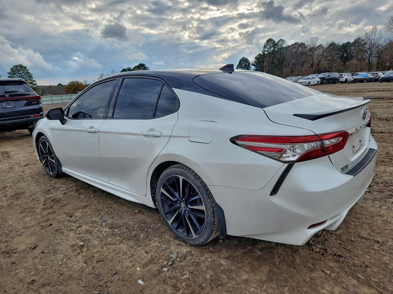 2018 TOYOTA CAMRY