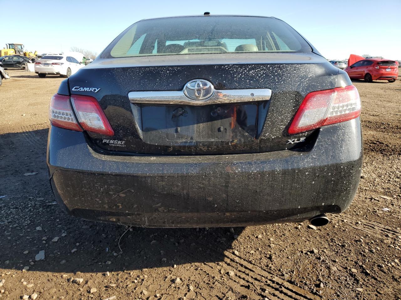 2011 TOYOTA CAMRY
