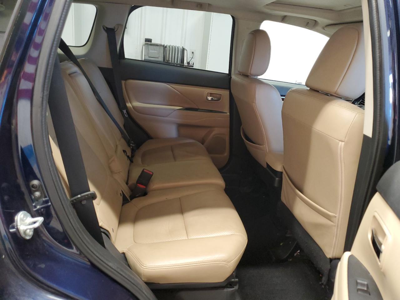 2015 MITSUBISHI outlander