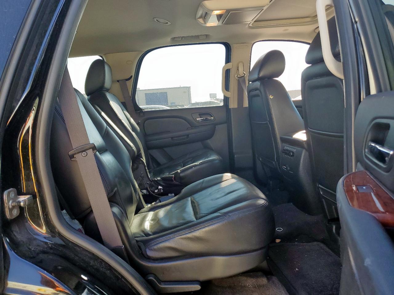 2011 CHEVROLET Tahoe