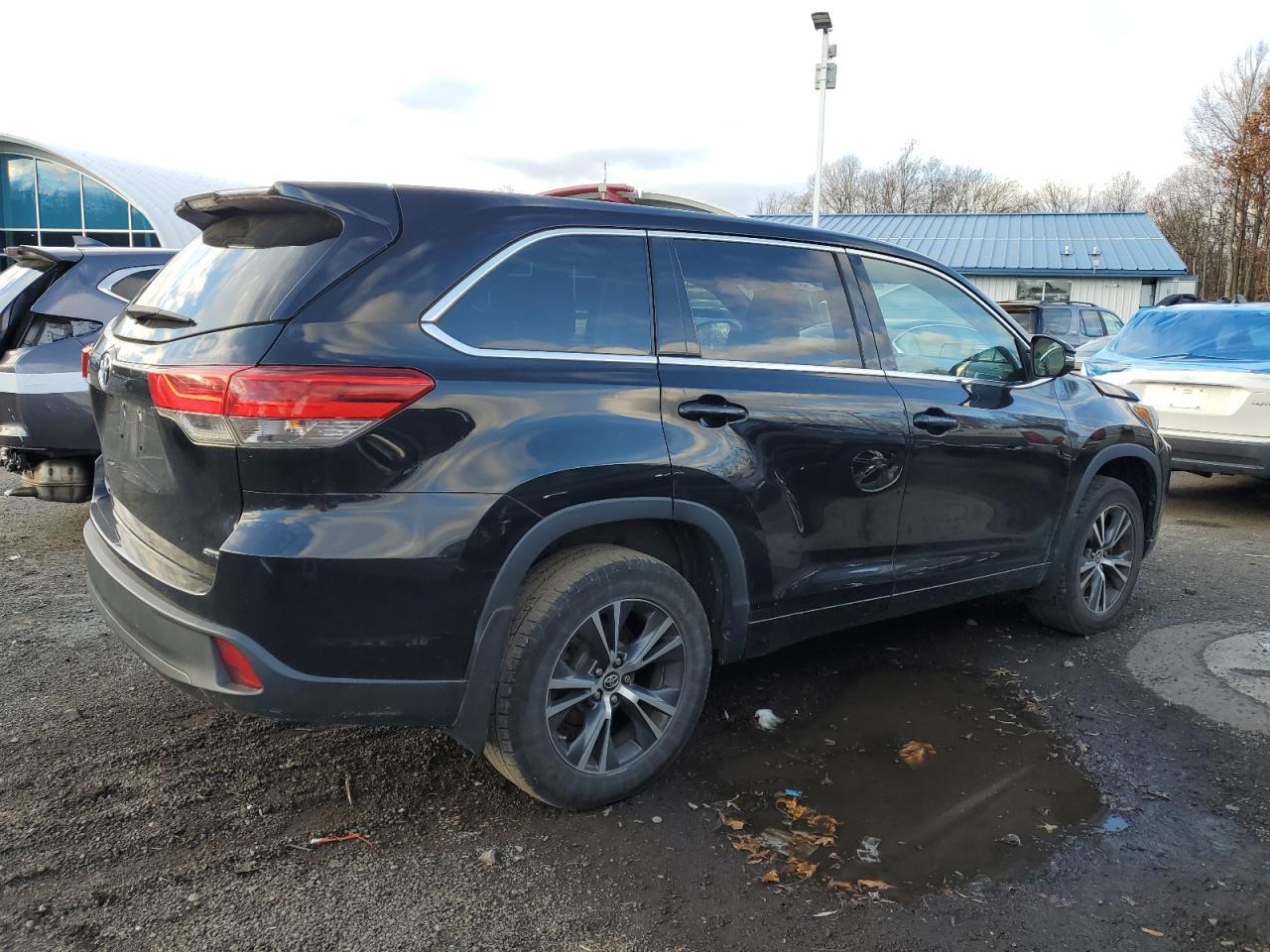 2018 TOYOTA HIGHLANDER