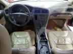 2002 VOLVO V70
