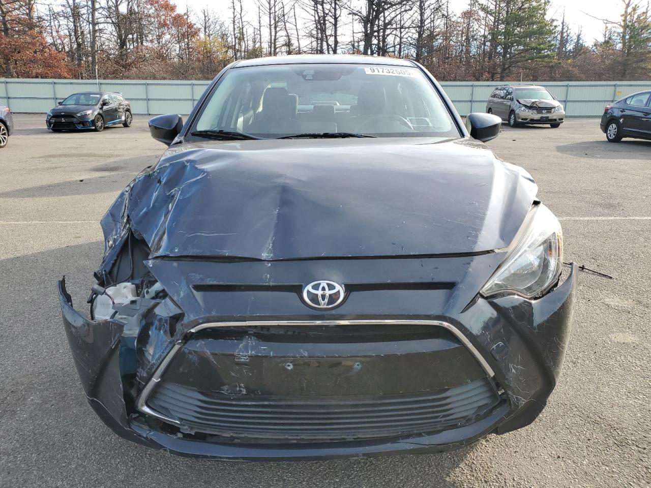 2017 TOYOTA YARIS