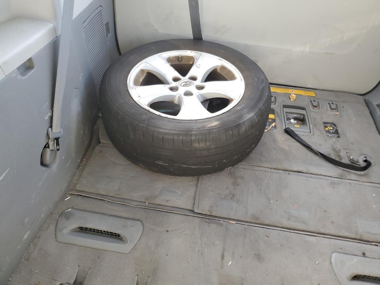 2011 TOYOTA SIENNA