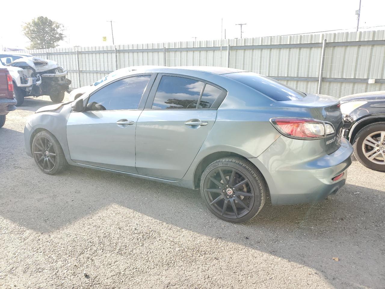 2013 MAZDA 3