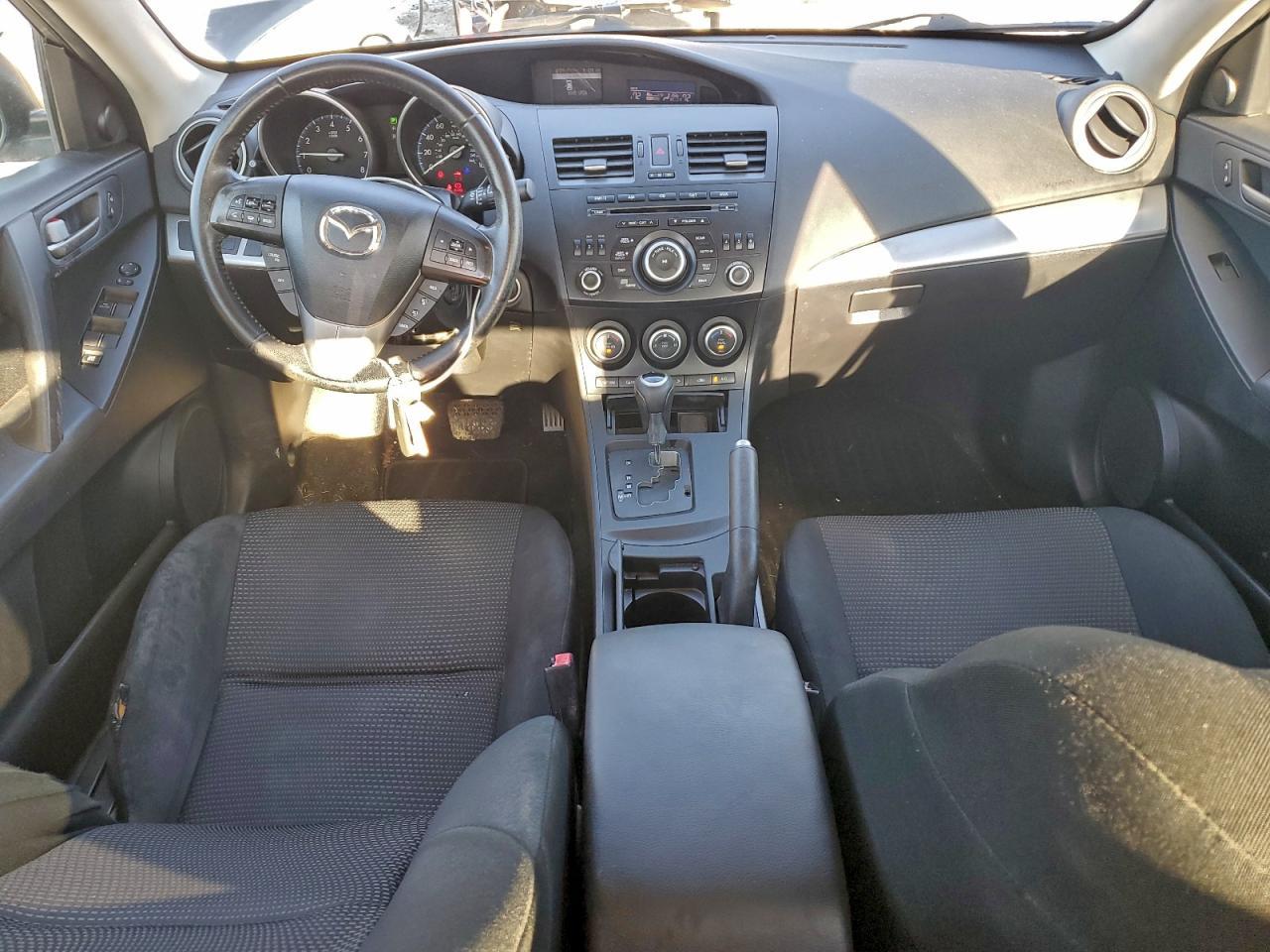 2013 MAZDA 3