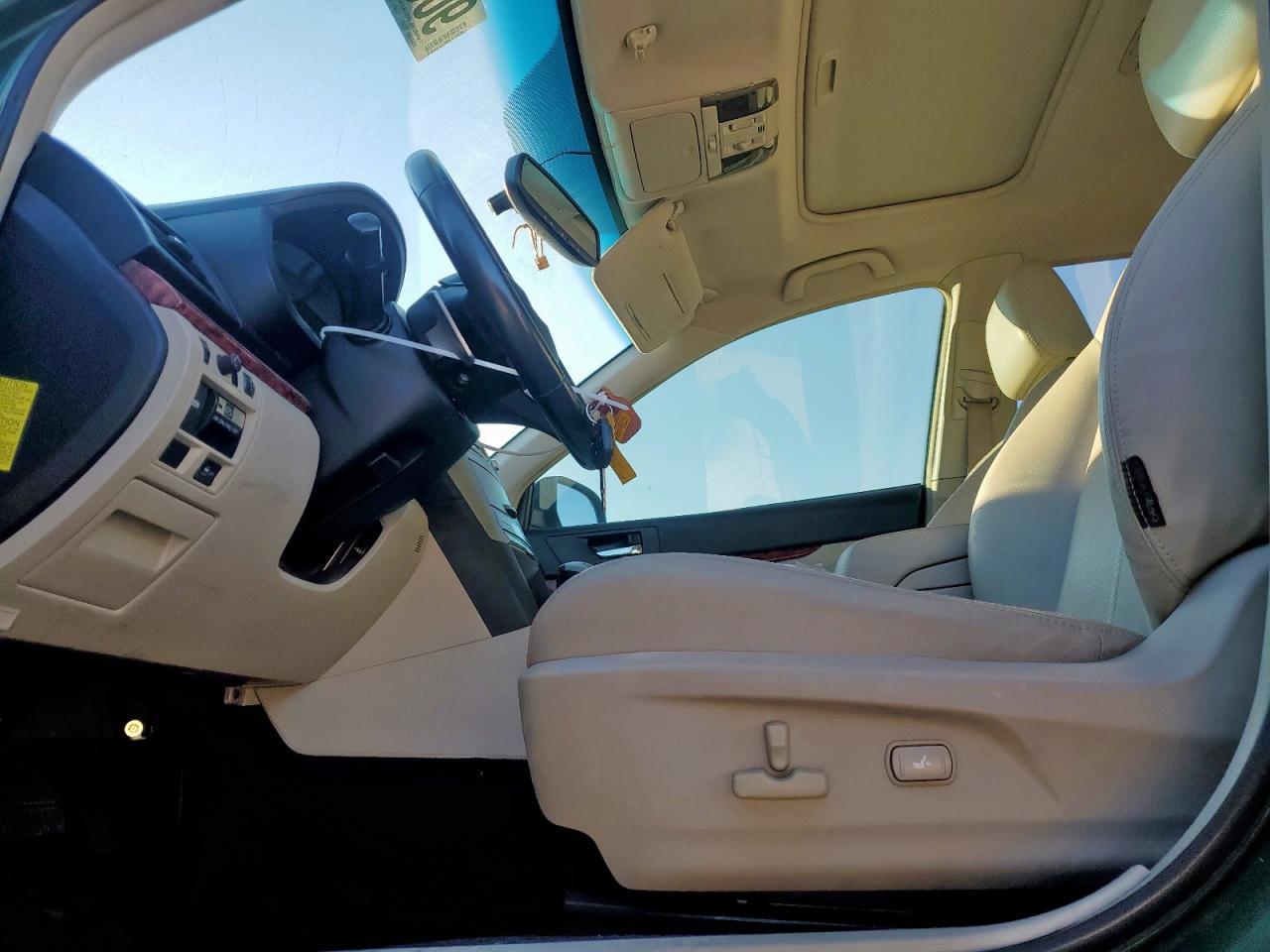 2010 SUBARU Outback