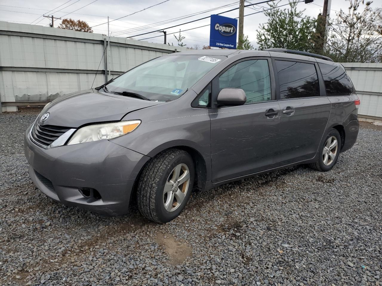 2014 TOYOTA SIENNA