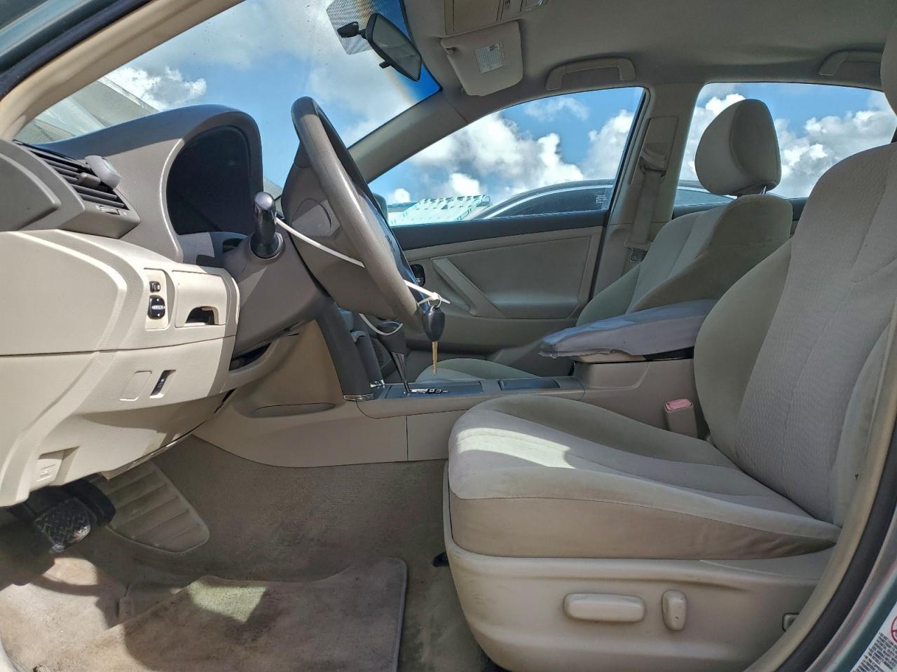 2011 TOYOTA CAMRY