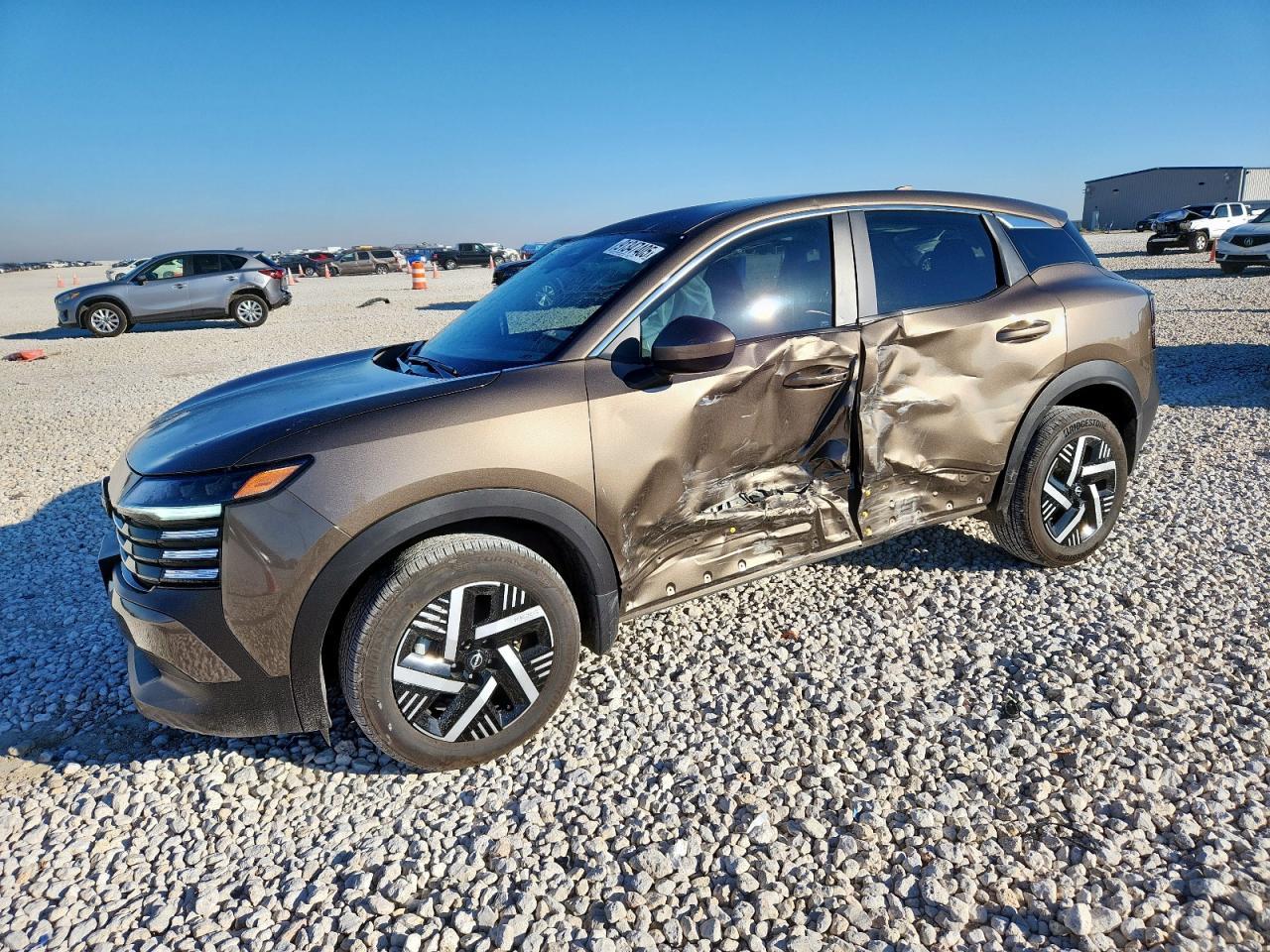 2025 NISSAN KICKS