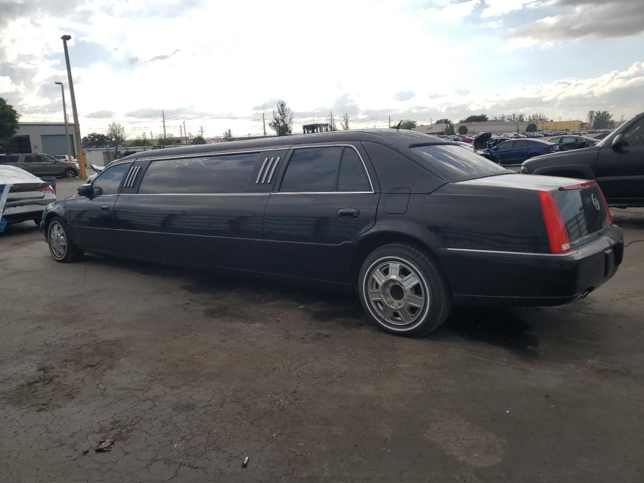 2006 CADILLAC Professional Chassis