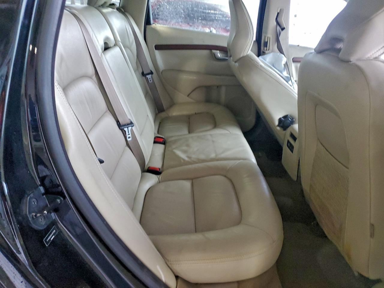 2010 VOLVO XC70