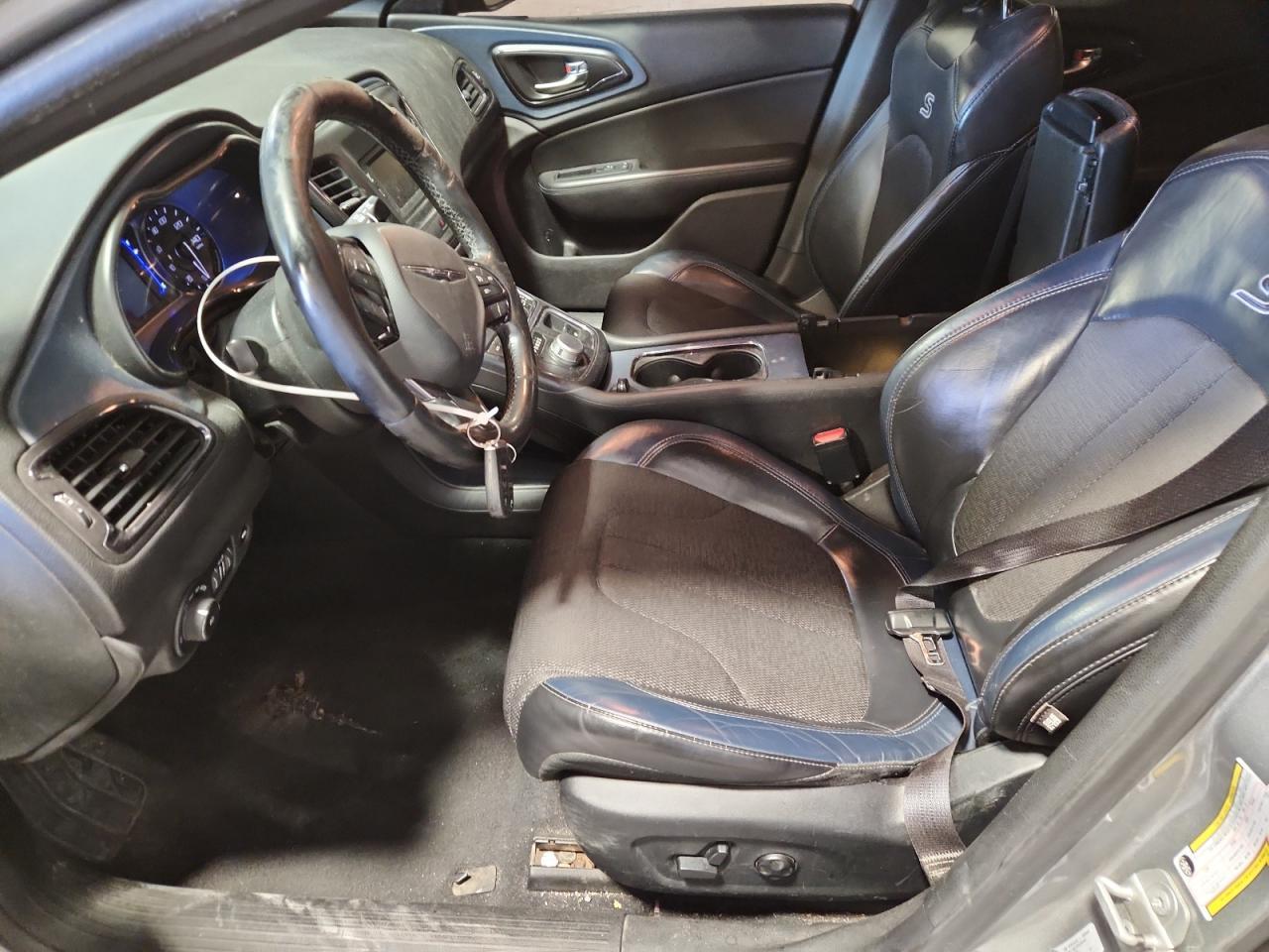 2016 CHRYSLER 200