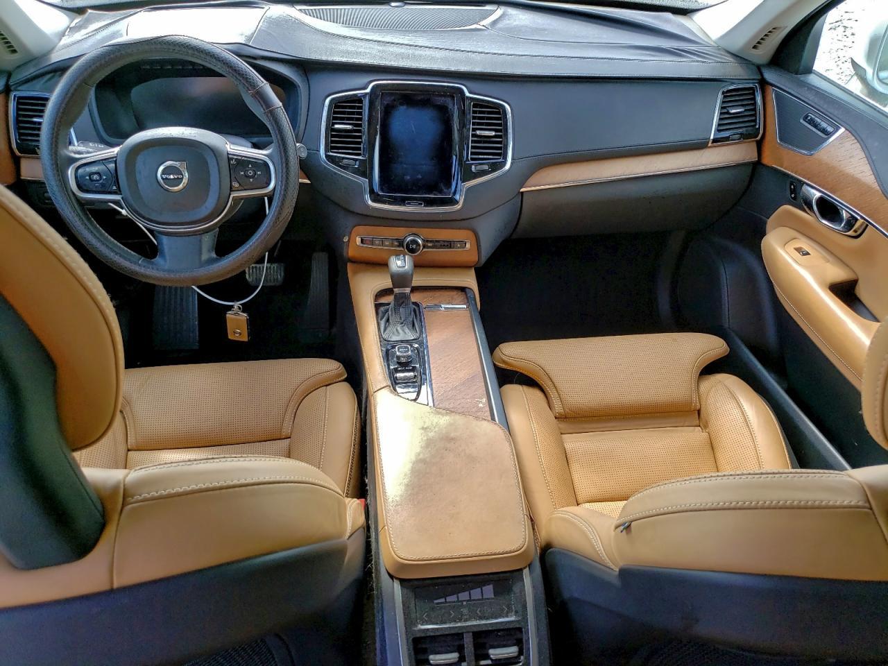 2016 VOLVO XC90