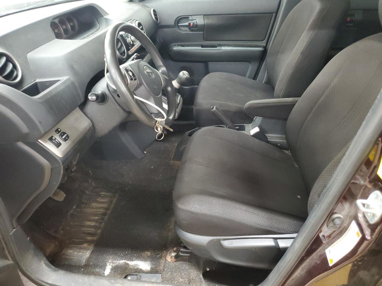 2010 TOYOTA SCION