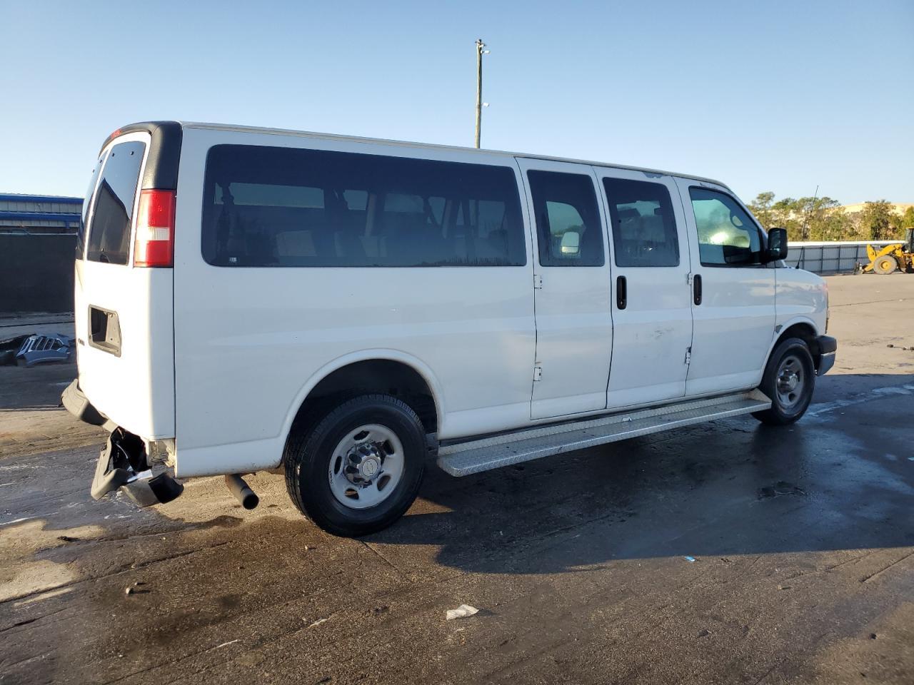 2012 CHEVROLET Express 3500