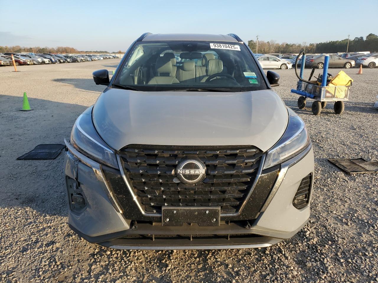2023 NISSAN KICKS
