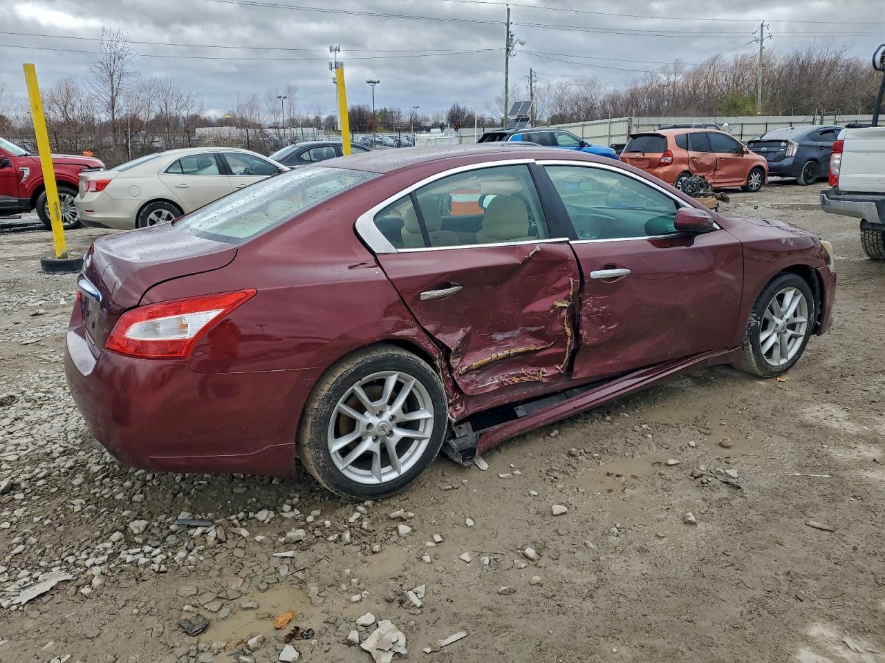 2010 NISSAN Maxima