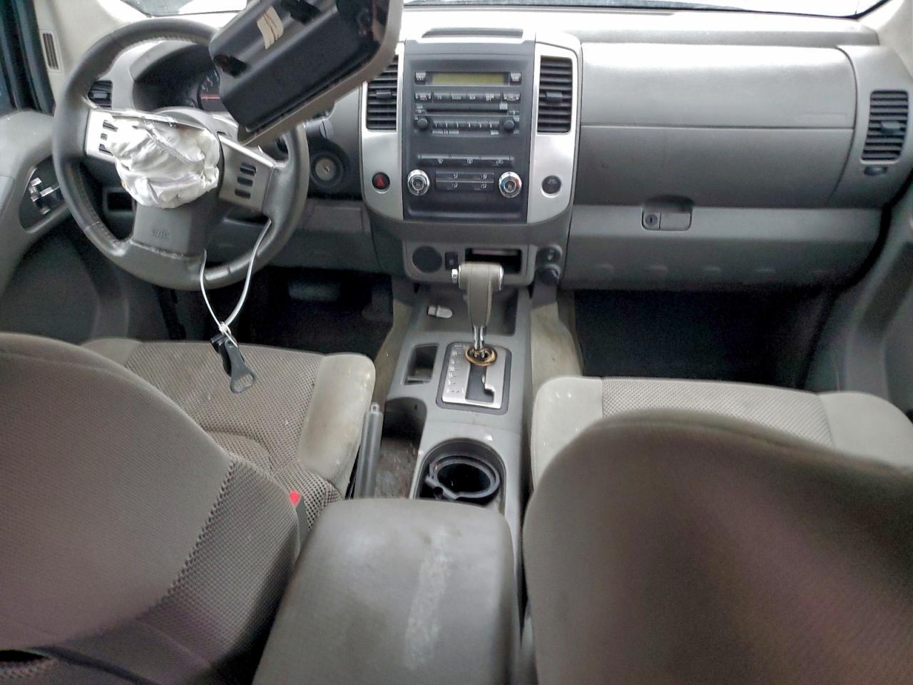 2011 NISSAN Frontier