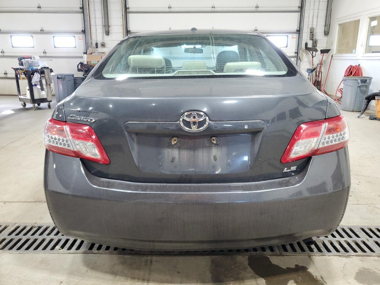 2011 TOYOTA CAMRY