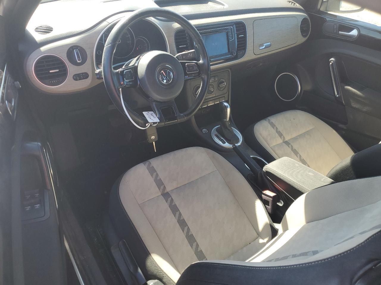 2018 VOLKSWAGEN Beetle