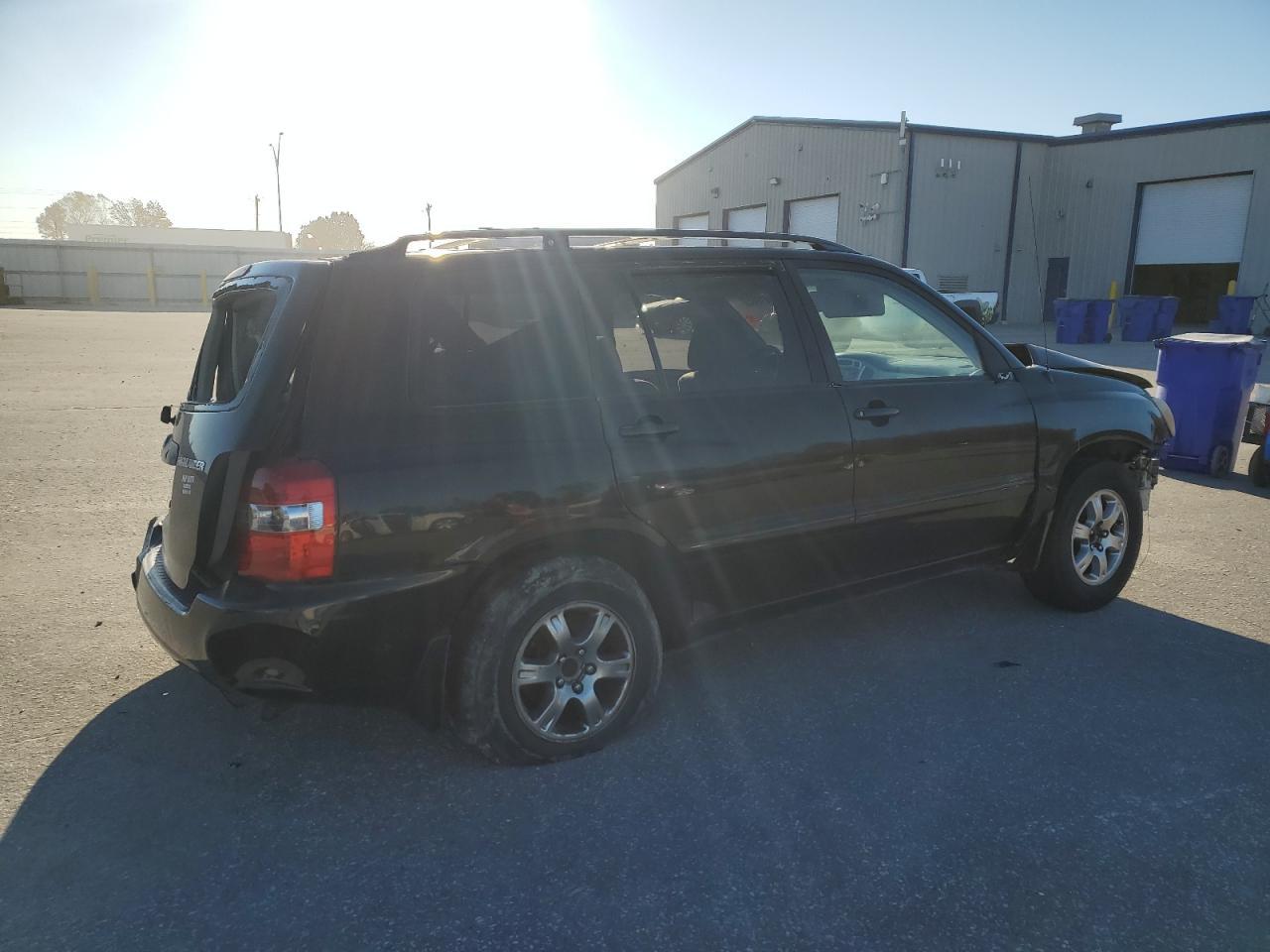 2005 TOYOTA HIGHLANDER