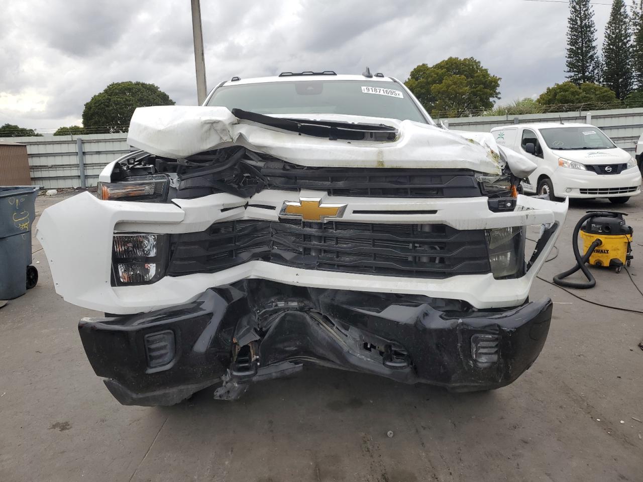 2024 CHEVROLET Silverado
