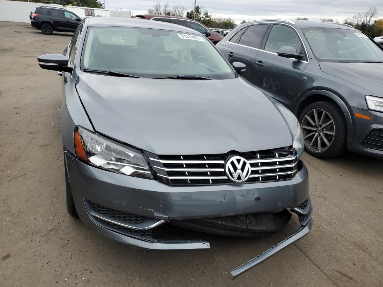 2012 VOLKSWAGEN Passat