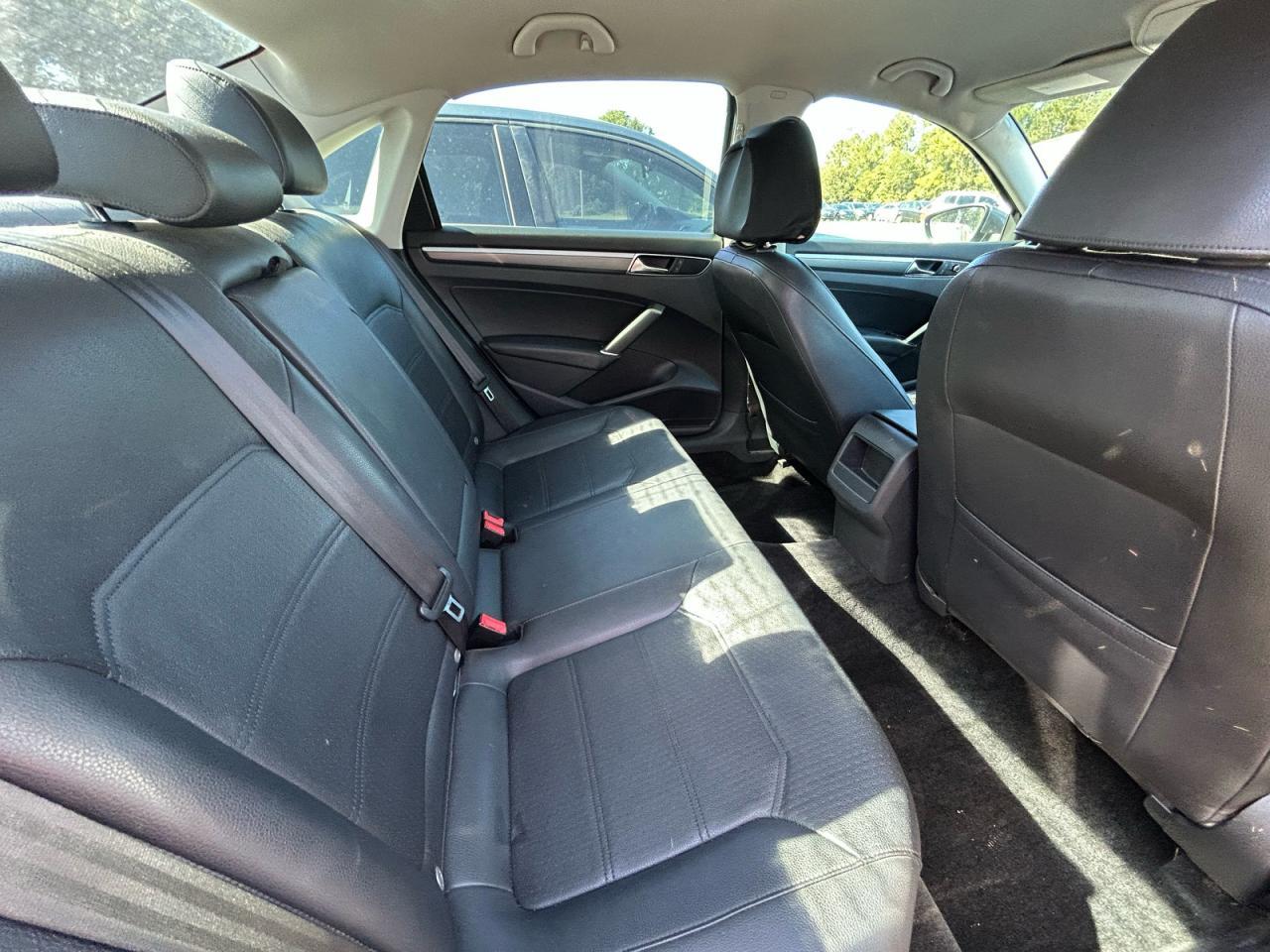 2017 VOLKSWAGEN Passat
