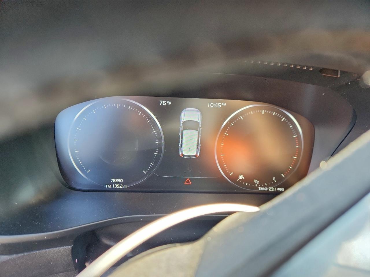2021 VOLVO XC40
