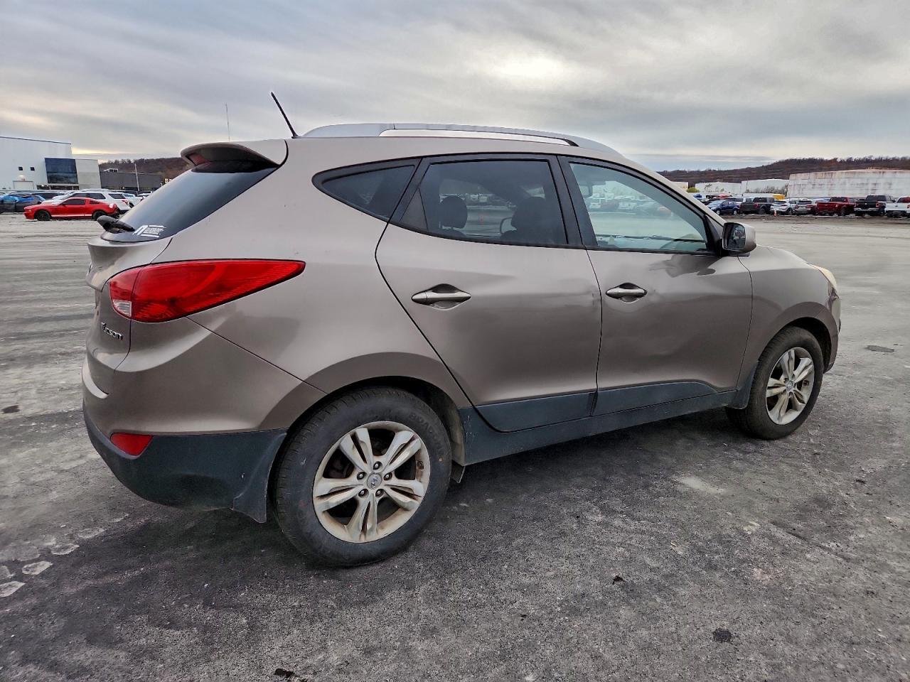 2011 HYUNDAI TUCSON