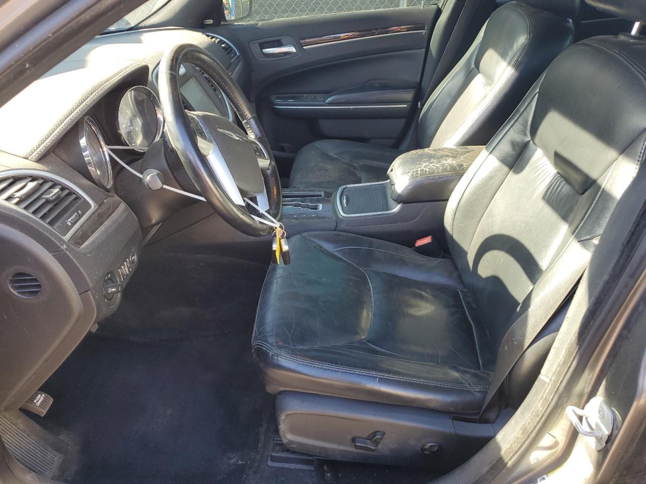 2011 CHRYSLER 300