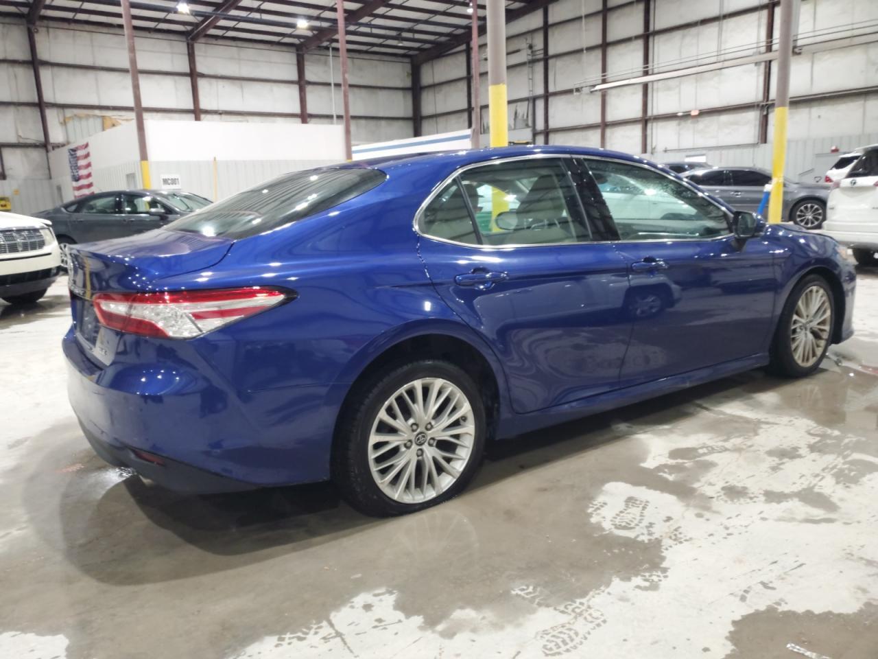 2018 TOYOTA CAMRY
