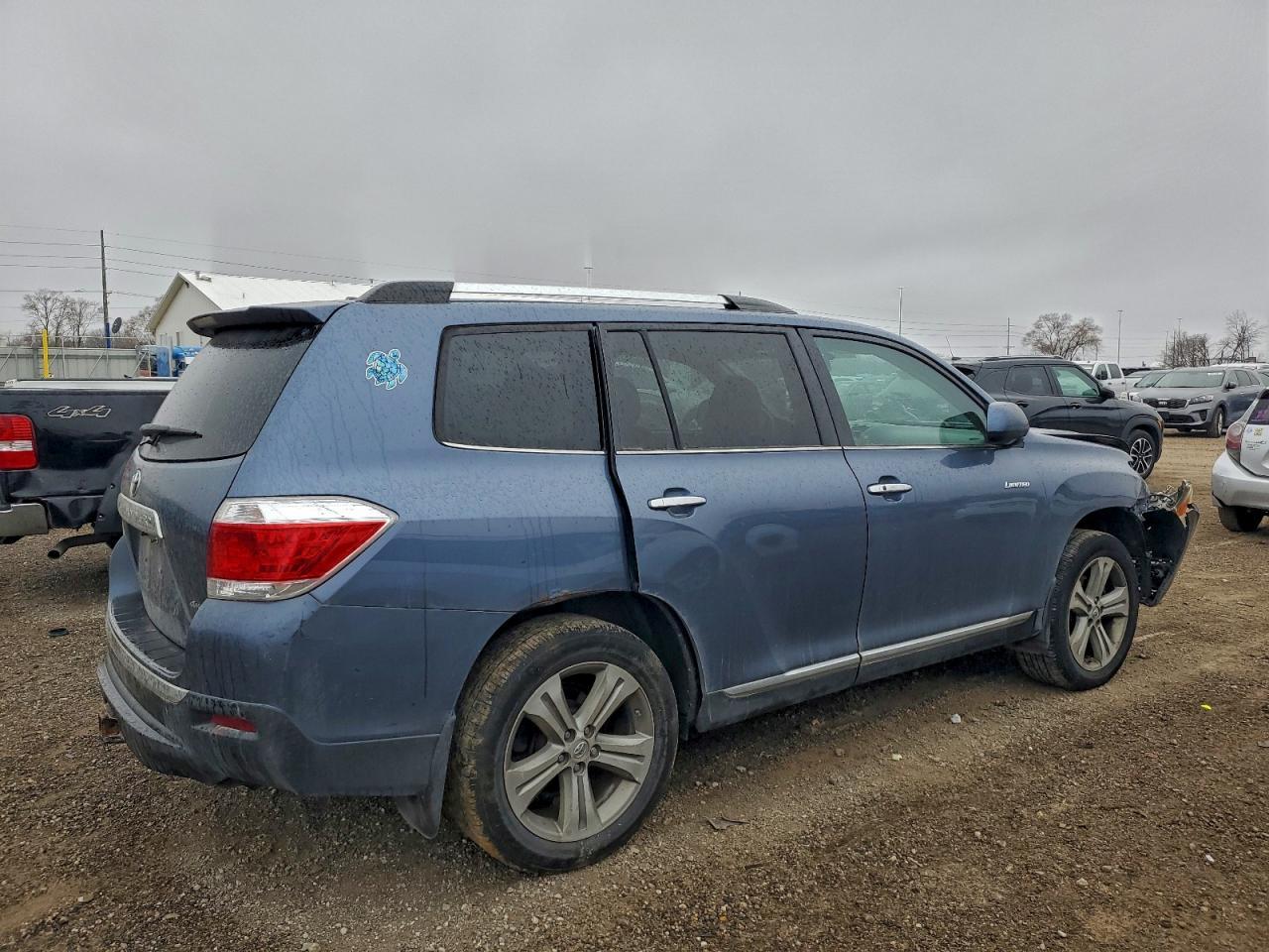 2013 TOYOTA HIGHLANDER