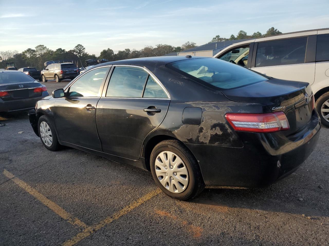 2011 TOYOTA CAMRY