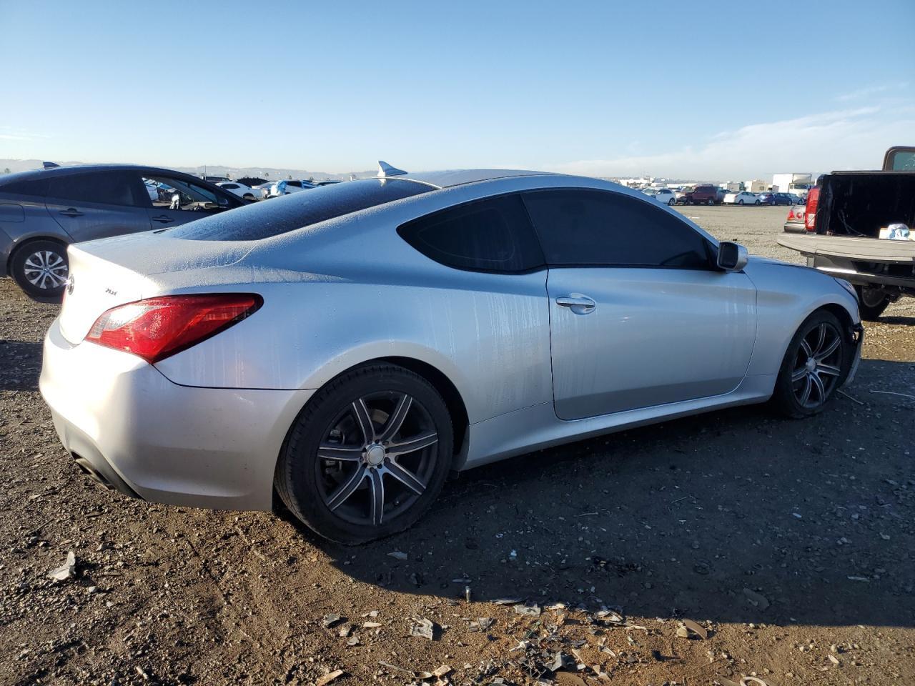 2013 HYUNDAI GENESIS
