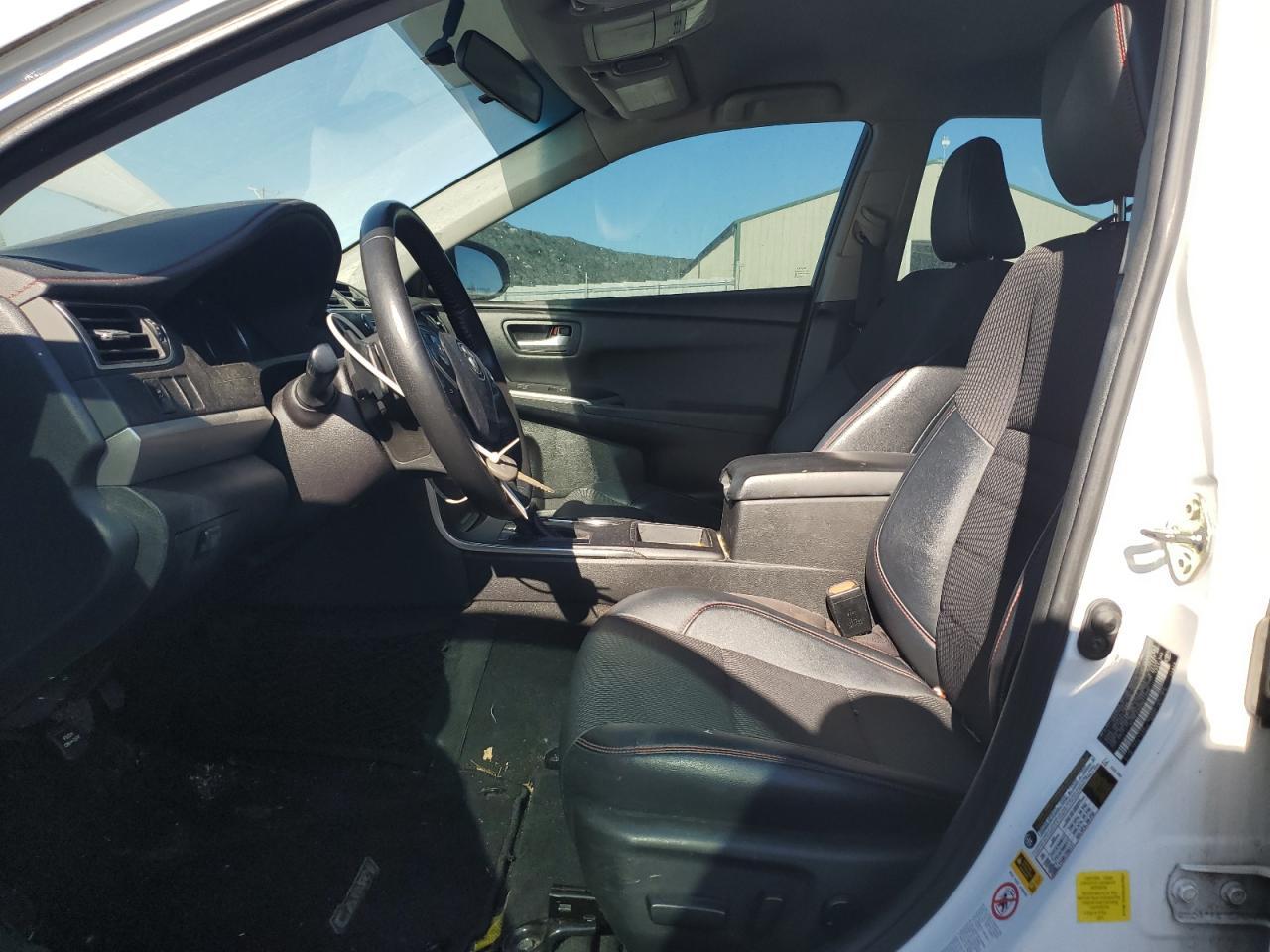 2016 TOYOTA CAMRY